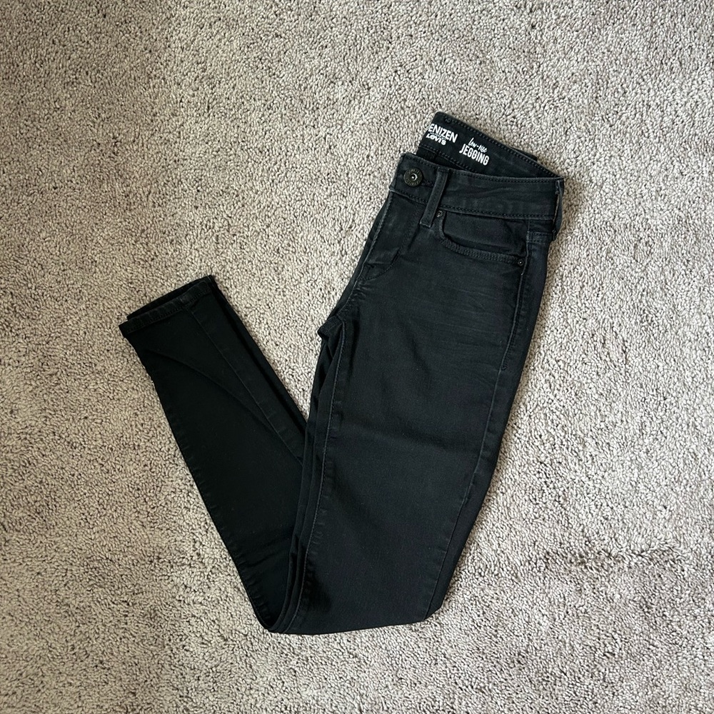 Denizen Levi’s Low Rise Jeggings